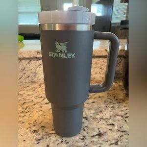 Charcoal 40oz Stanley H2.0 flowstate tumbler